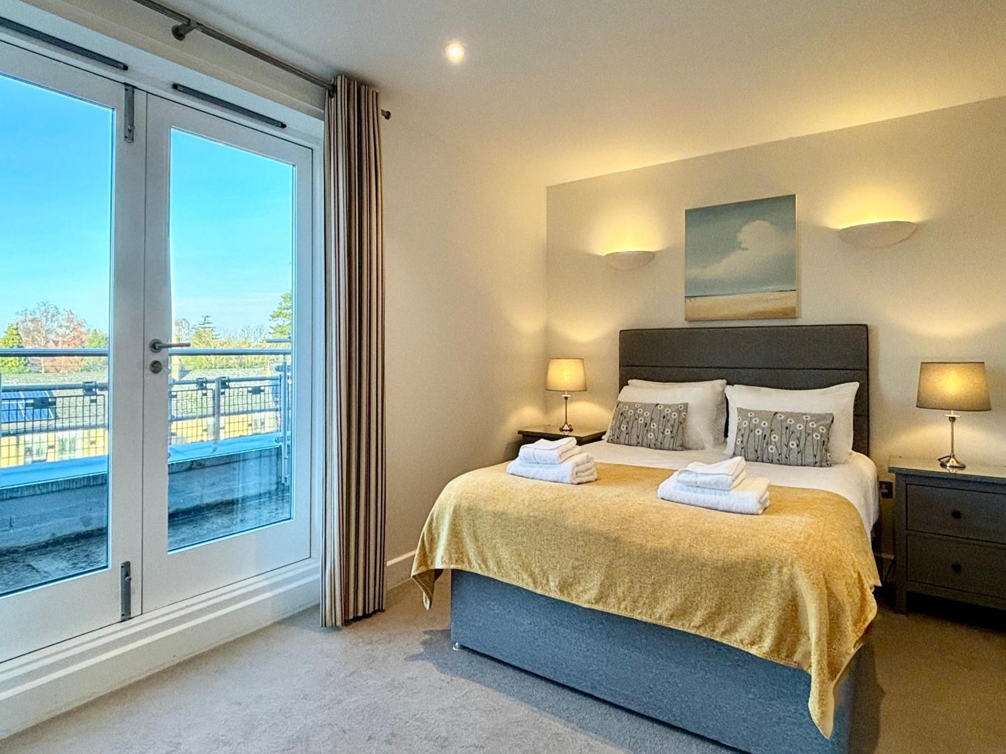 Your Space Apartments - The Hamilton'S CBG Εξωτερικό φωτογραφία